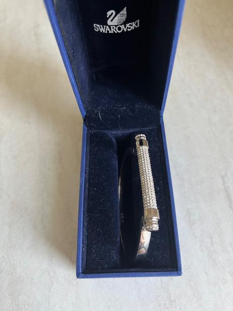 Swarovski naramok, swarovski
