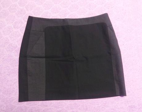 Šedočierna sukňa, 36