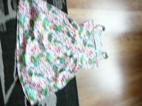 Dievcenske saty-top, c&a,146