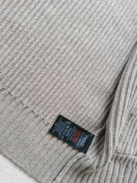 Sveter next, next,152