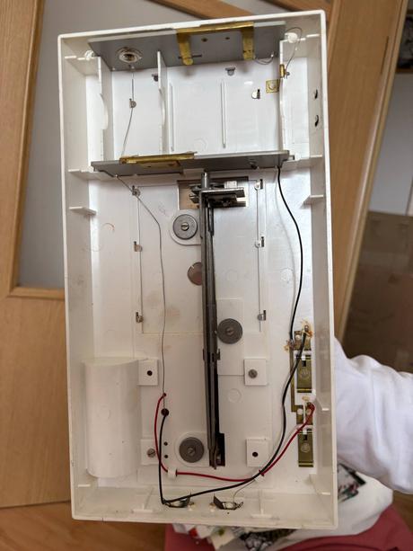 Starý retro detský šijací stroj - piko, 