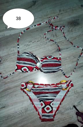 Bikiny, 38