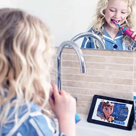 Elektrická zubná kefka frozen oral b, 