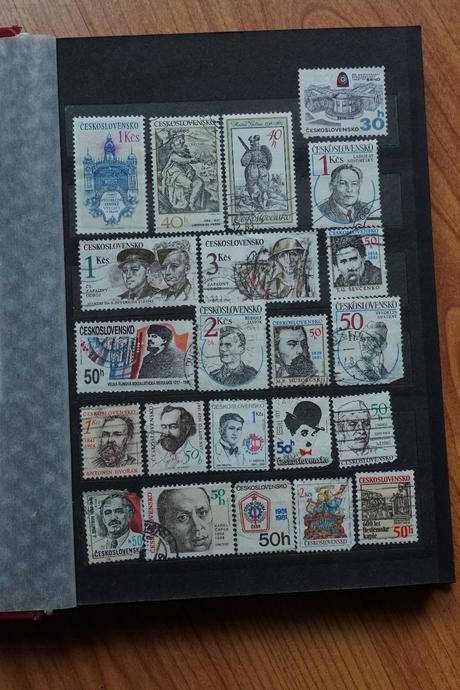 Zakladač plný známok, 