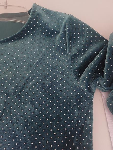 Dievčenské zamatové šaty, 152