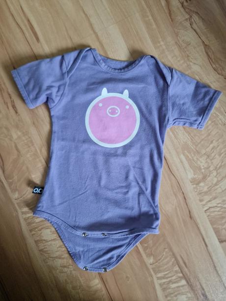 Lemur body "ružové prasiatko na fialovej", 9-18mes, 80