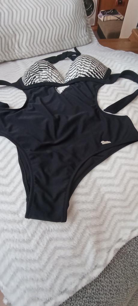 Plavky 42/44 cena 6e, 42