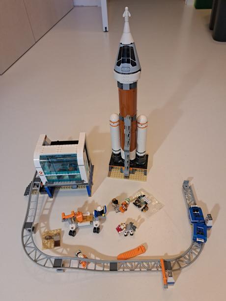 Lego 60228 štart vesmírnej rakety,