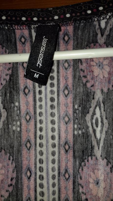 Zaujímavé šaty, m