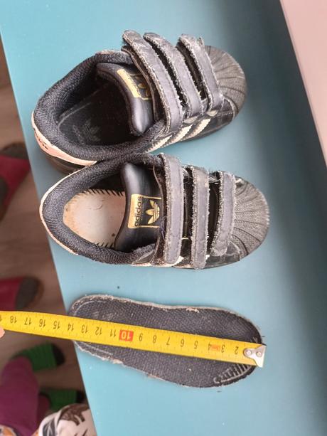 Balík topánok č.22, 22