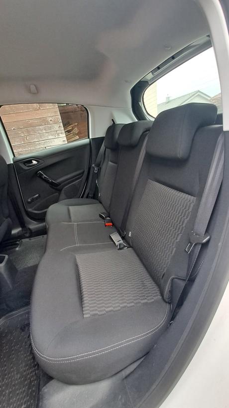 Peugeot 208, peugeot