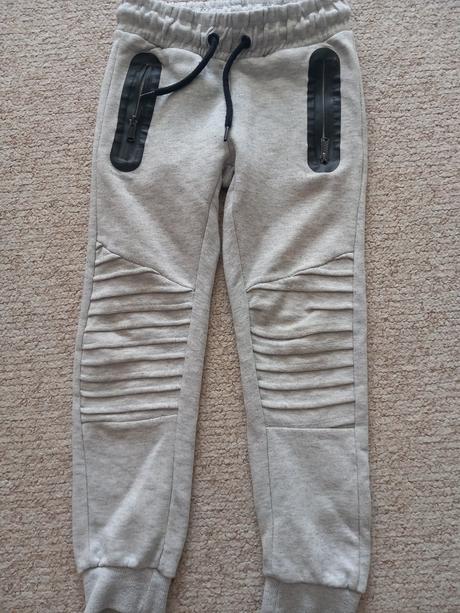 Tepláky 122, dopodopo,122