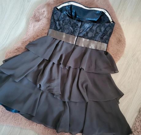 S spolocenske saty, 36