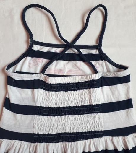 Modrobiele pasikave šaty, 134