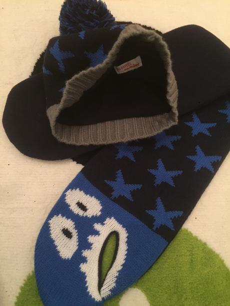 Čiapka so šálom, dpam (du pareil au meme),98