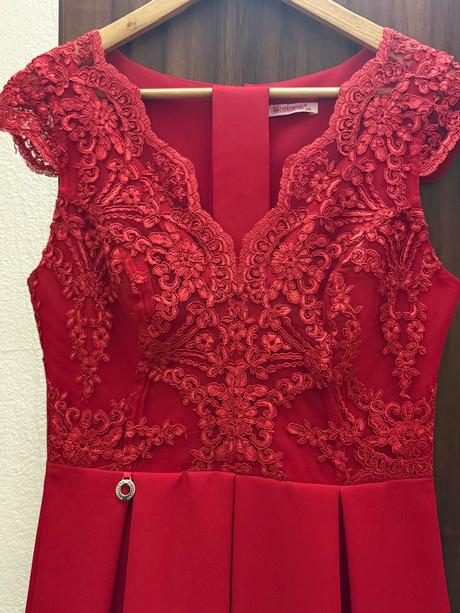 Elegantné šaty, 38