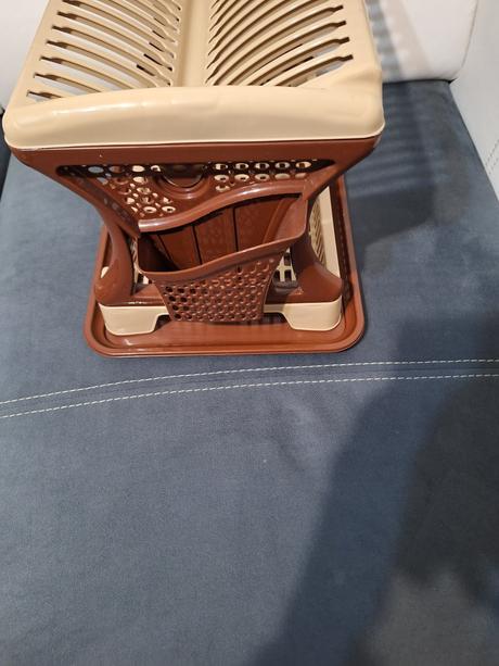 Odkvapávač riadu poschodový,