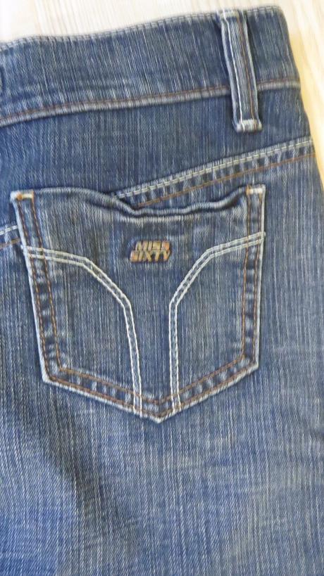 Zostihlujuca riflova sukna. top stav a strih., miss sixty,s