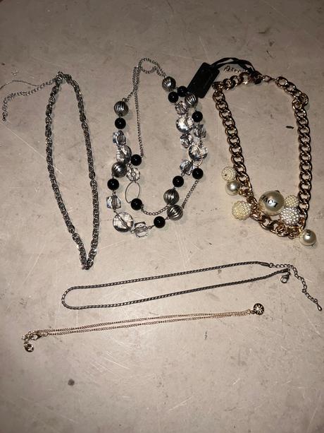 Retiazky,naramky,nausnice,prstene, 