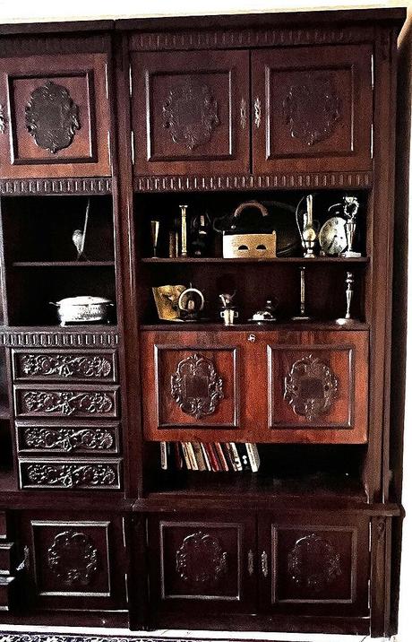 Obývačková vyrezávaná zostava, 