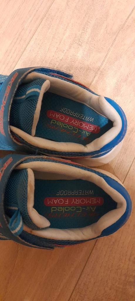 Nepremokavé tenisky, skechers,35