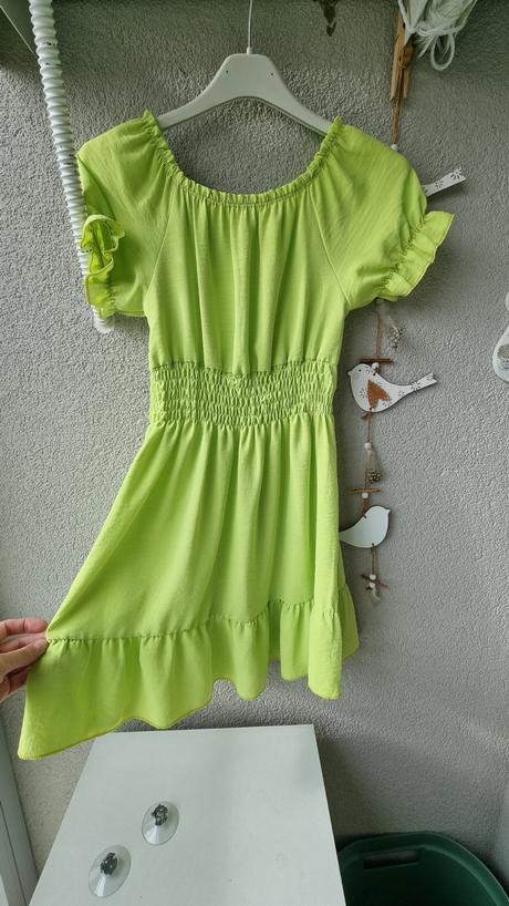 Šaty nenosené, 146