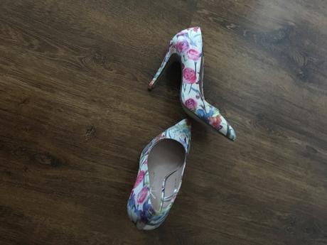 Lodičky s kvetmi, 36