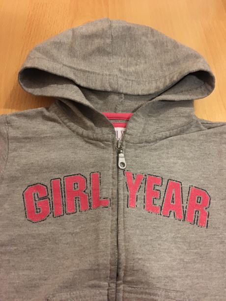 Seda mikina s kapucnou, 98