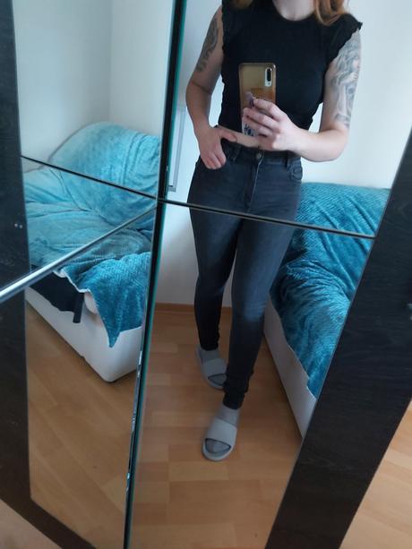 Čierne rifle., reserved,36