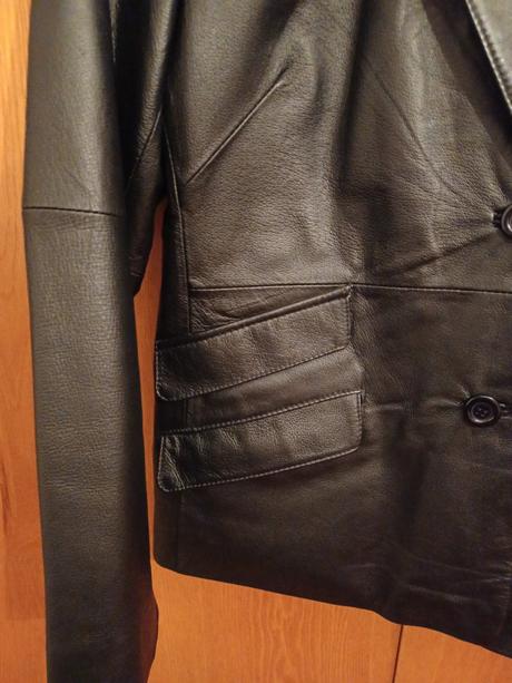 Kožené sako, 42