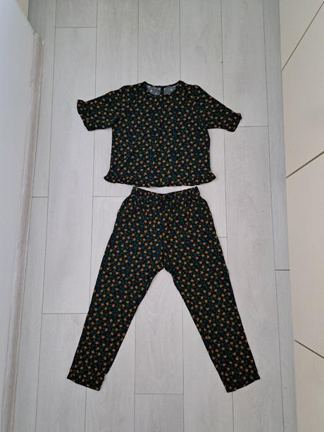 Letný kvietkovany komplet, 146