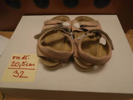 Sandále č.32, sandálky so zapínaním na suchý zips, protetika,32