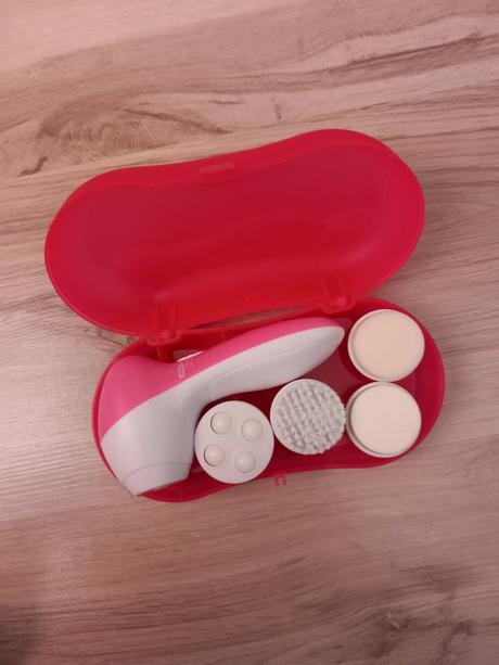 Čistiaca-masážna kefka na tvár, 