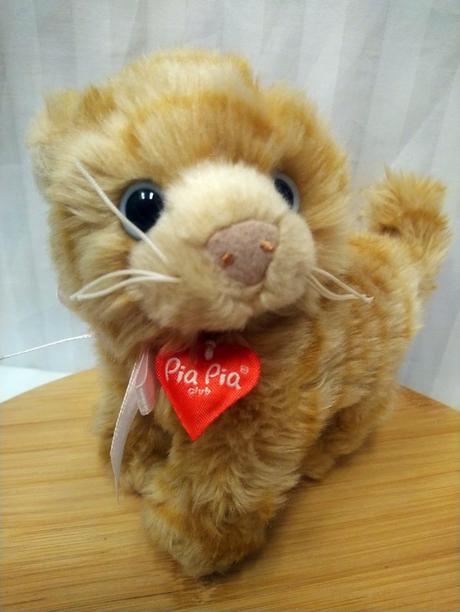 Plyšová hnedá mačka so srdiečkom, pia pia, 19 cm, 