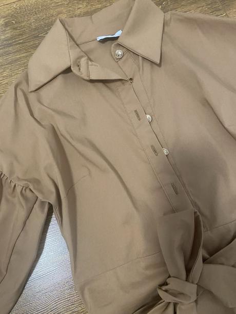 Košelové šaty amnesia, 