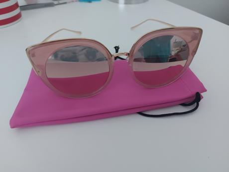 Nové extravagantné slnečné okuliare, 