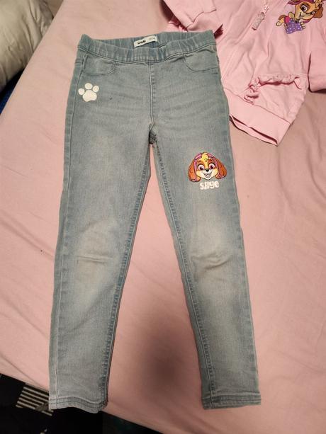 Spolu skye rifle 122 a mikinka 128, 122–134