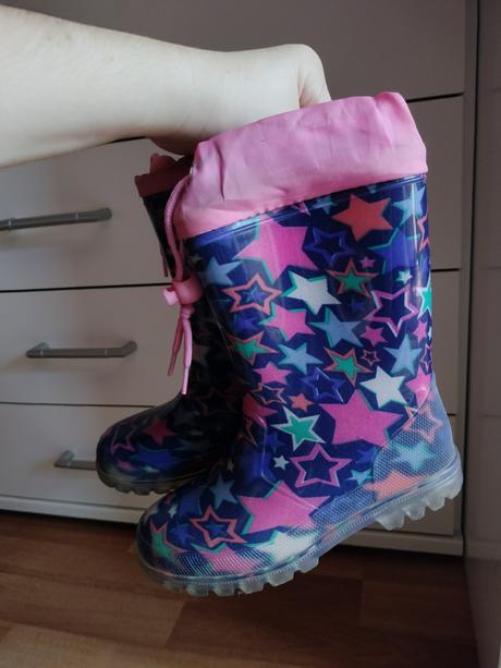 Blikajúce gumáky s hviezdami, 29