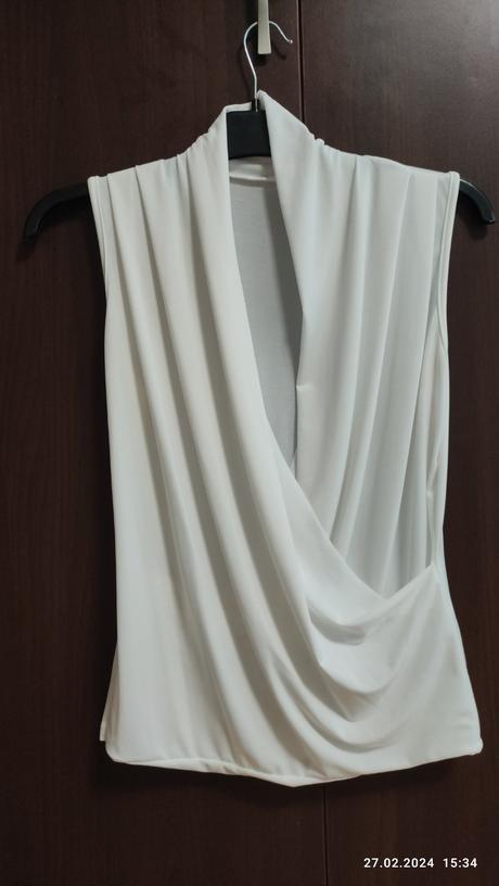 Top s padavým výstrihom, m