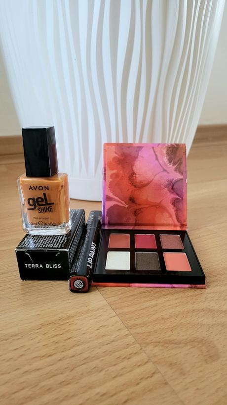 Avon rúž, očná paletka, lak na nechty, 