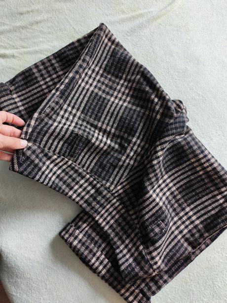 Hrubé elegantné 3/4ťové nohavice, 40