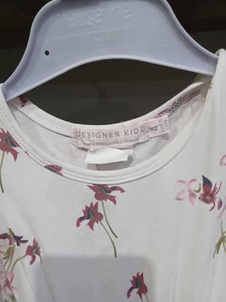 Letné šaty s tylovou sukňou, 104