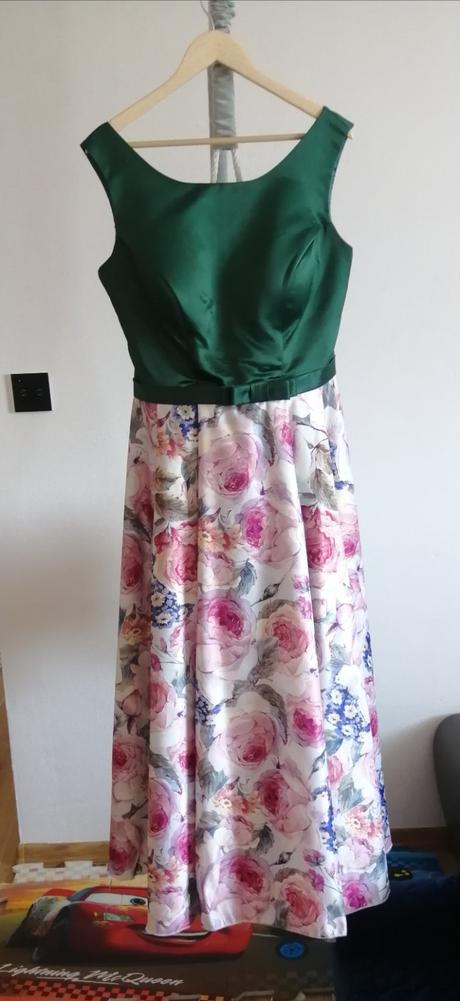 Dlhé spoločenské šaty šité na mieru, 38