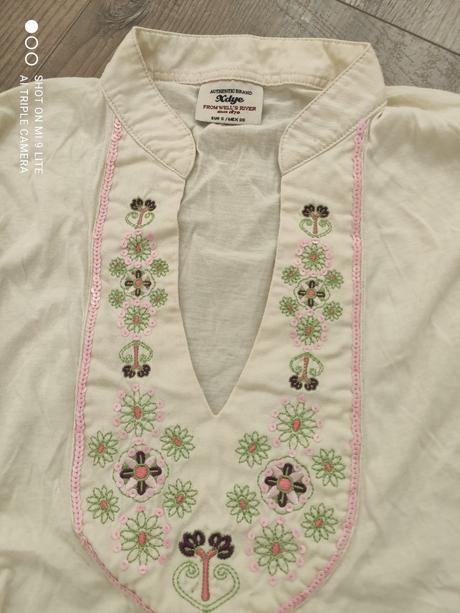 Tricko s ornamentmi, s