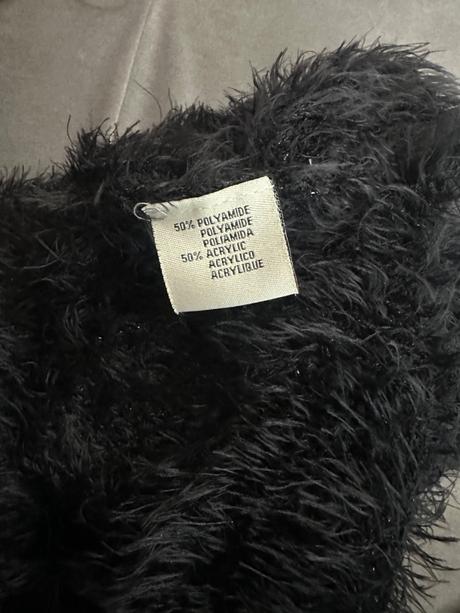 Teplý pulóver s perlami, s