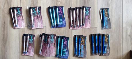 Sviatiace dotykove pera s menom, 