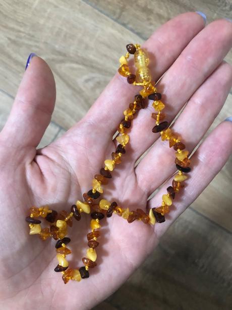 Detský jantárový náhrdelník,