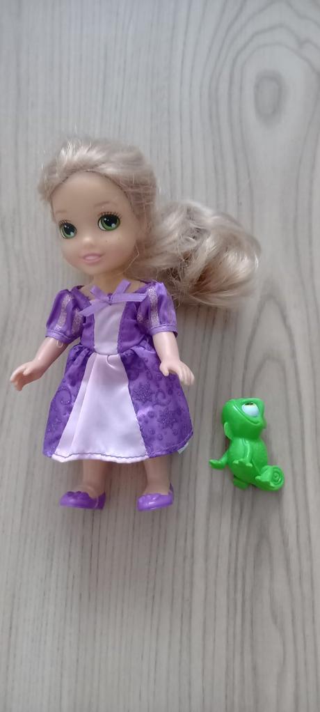 Babika rapunzel a pascal,
