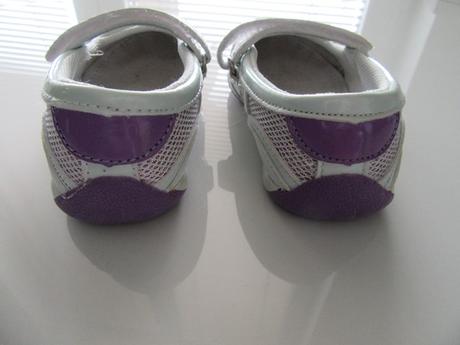 Sandálky, baťa,23