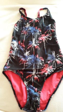 Plavky na plavanie, 152